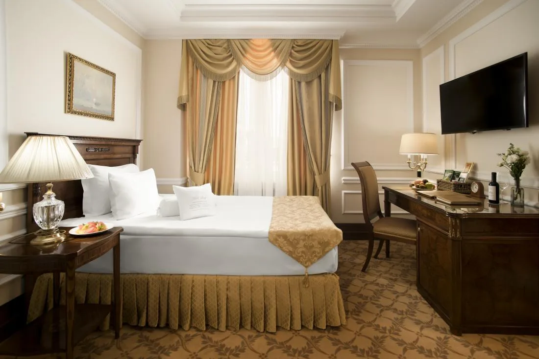 Nobil Hotel room