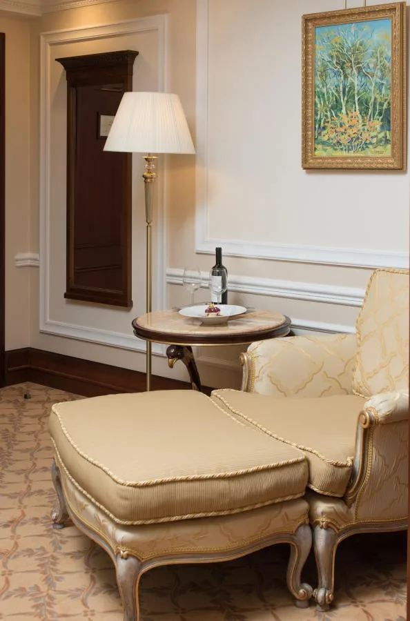 Nobil Hotel lounge area